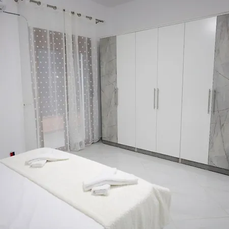 Lian Aparthotel Belsh